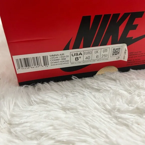 Women’s Sea Foam  Air Jordan Retro High 1’s - Picture 6 of 6